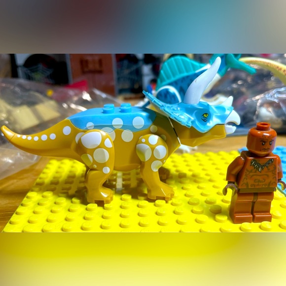 Triceratops - Picture 2 of 2